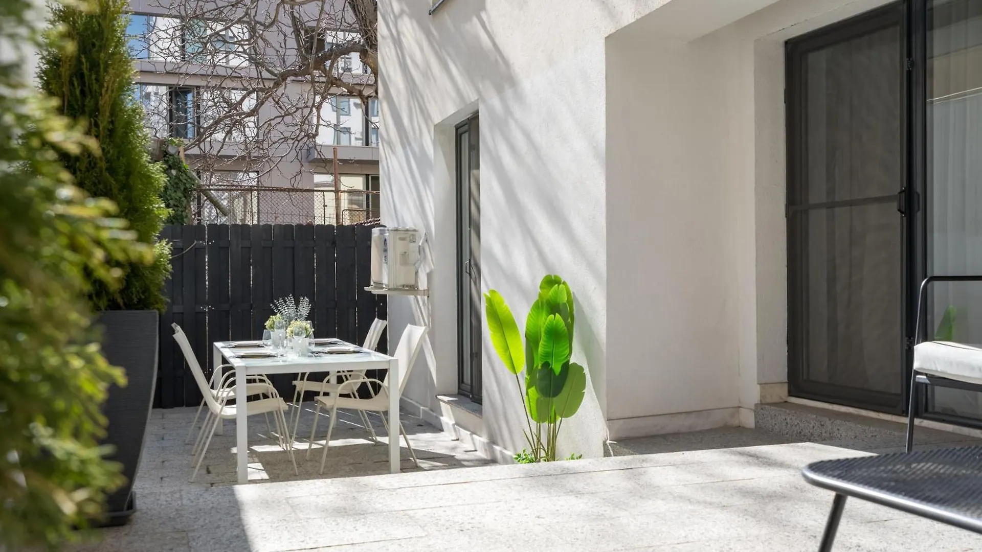 Aparthotel Uphome Suites Bucharest