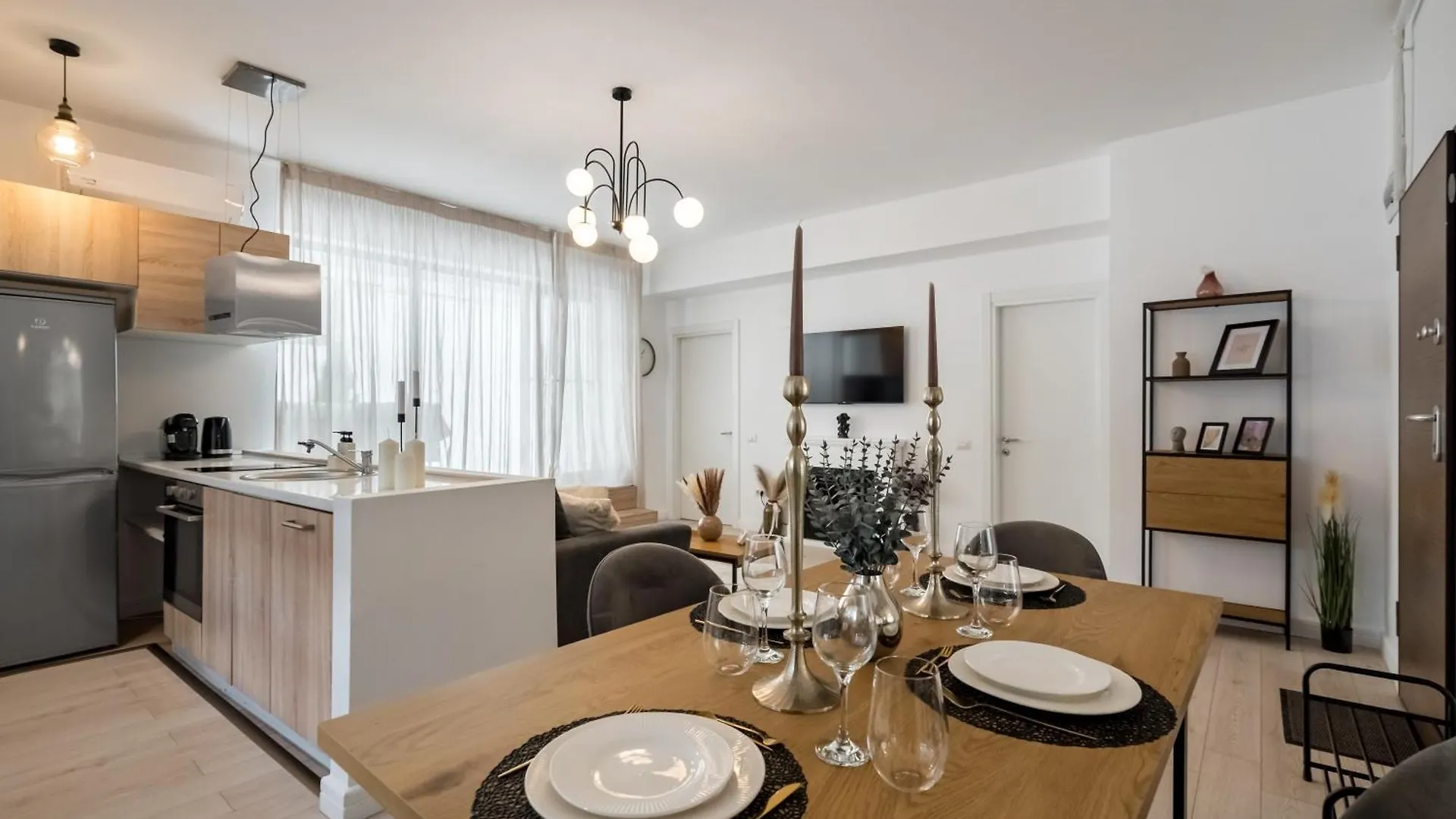 Uphome Suites Bucharest Aparthotel