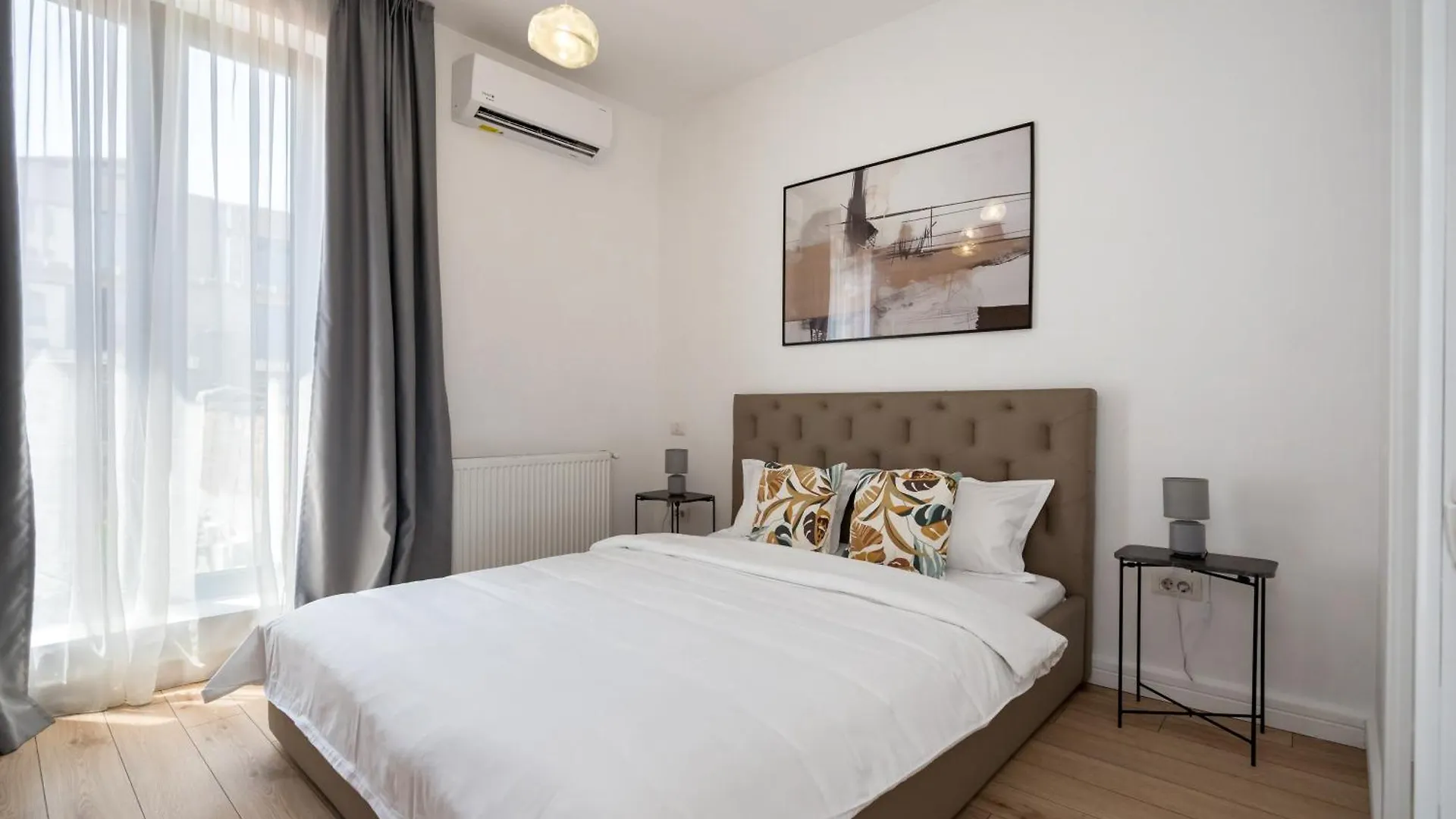 Uphome Suites Bucharest Aparthotel