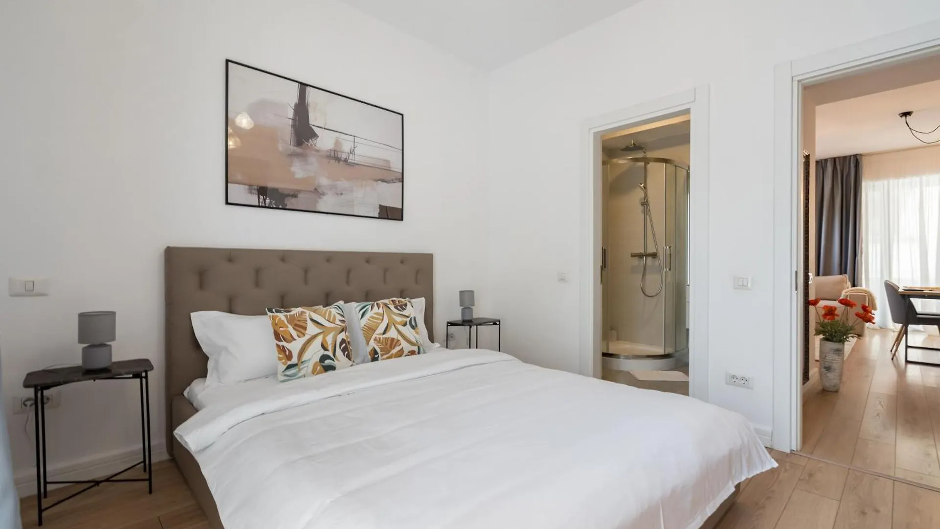 Uphome Suites Bukarest 0*,  Rumänien