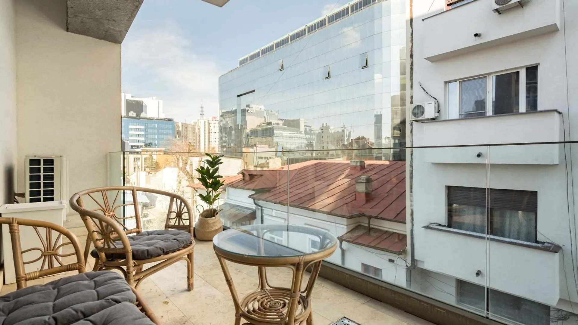 Uphome Suites Bucharest 0*,  Romania
