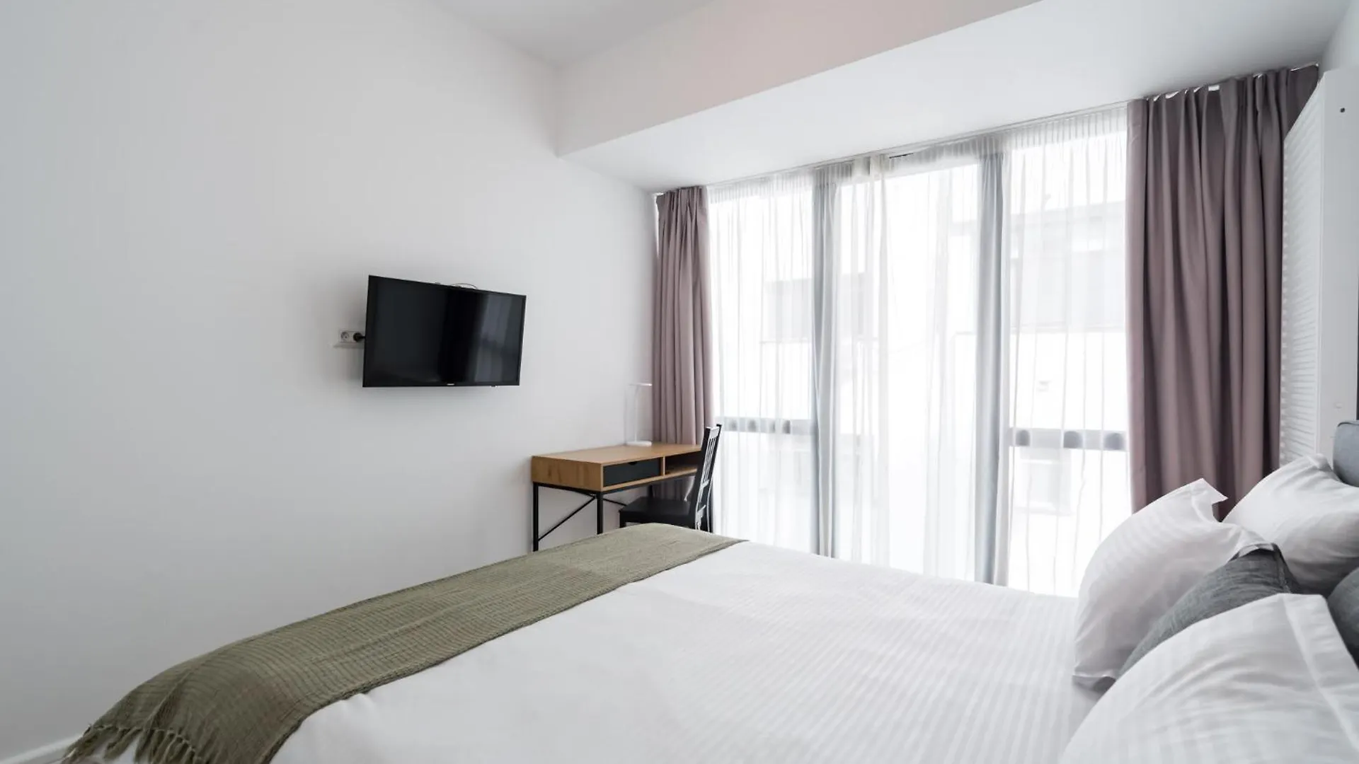 Uphome Suites Bucharest Aparthotel