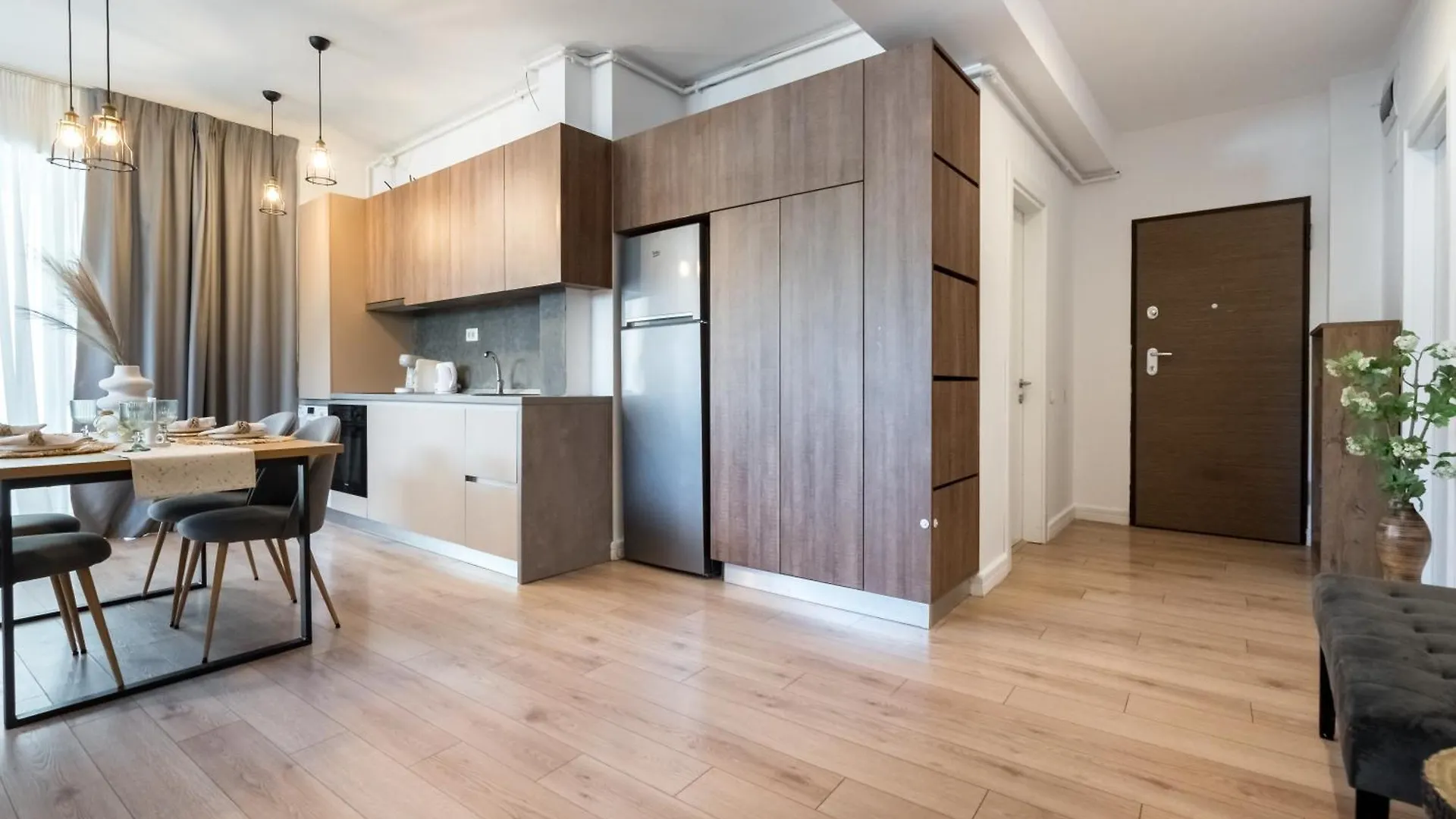 Uphome Suites Bucharest Aparthotel