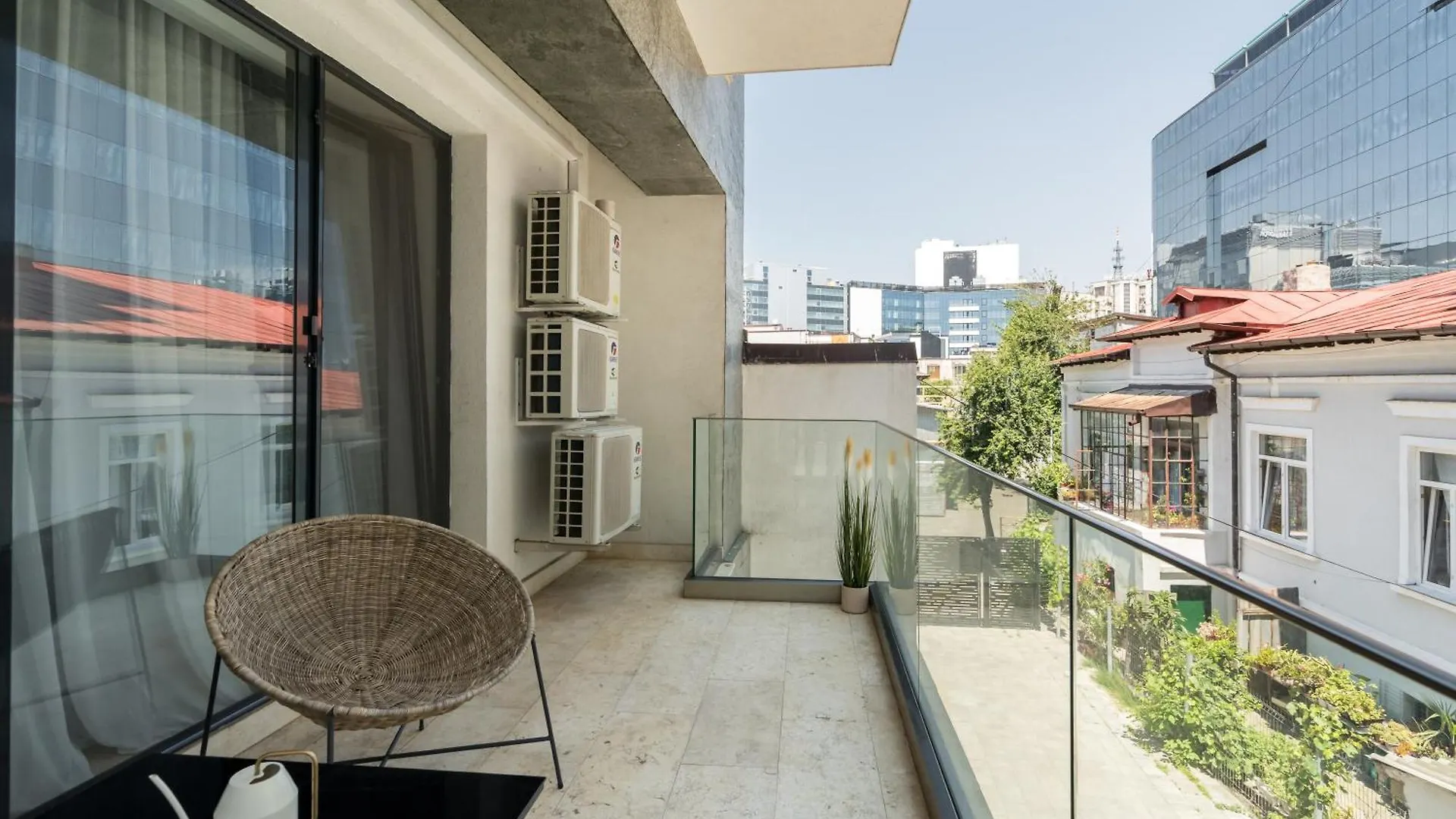 Uphome Suites Bucharest Aparthotel