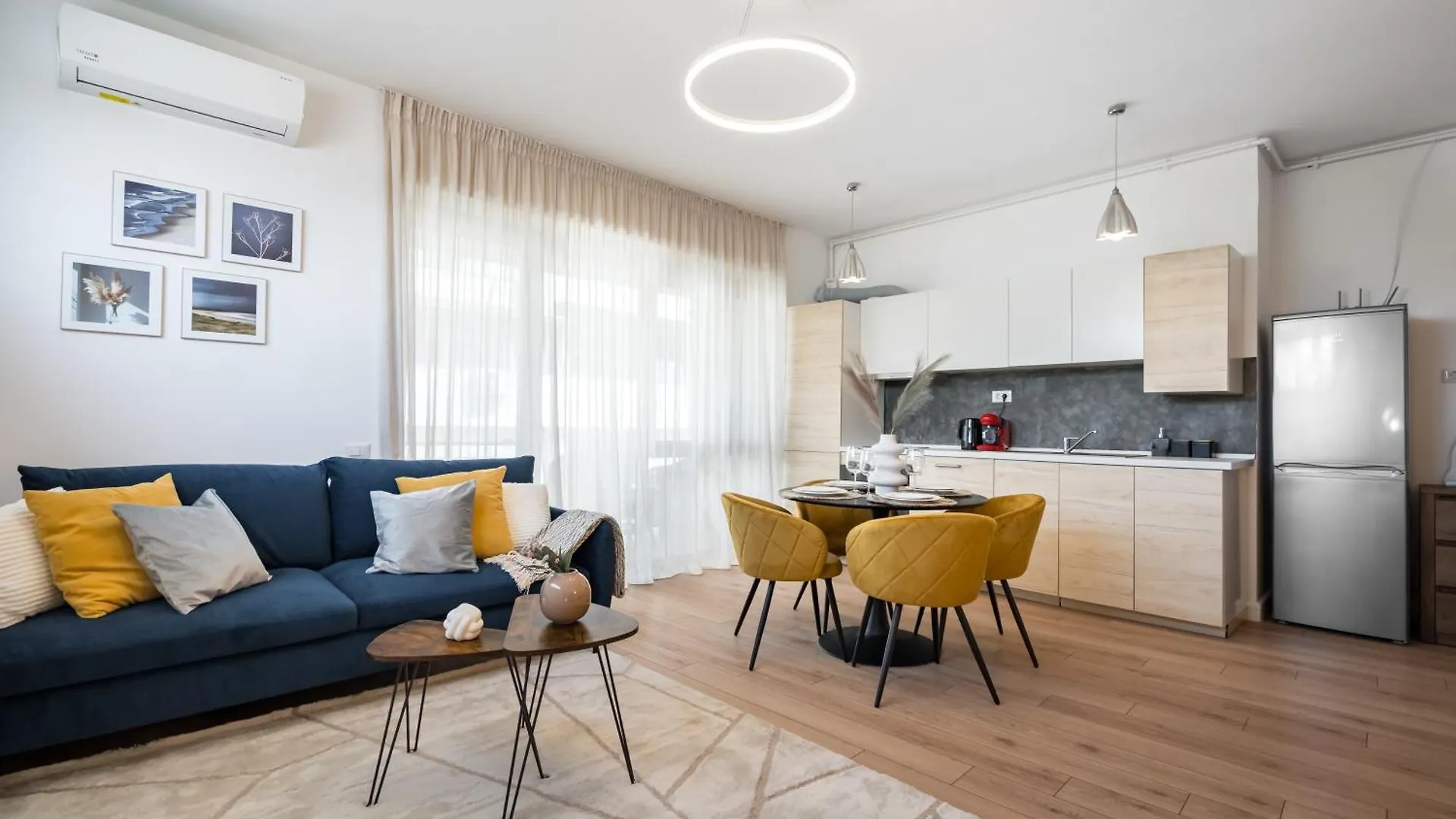 Uphome Suites Бухарест 0*,  Румыния