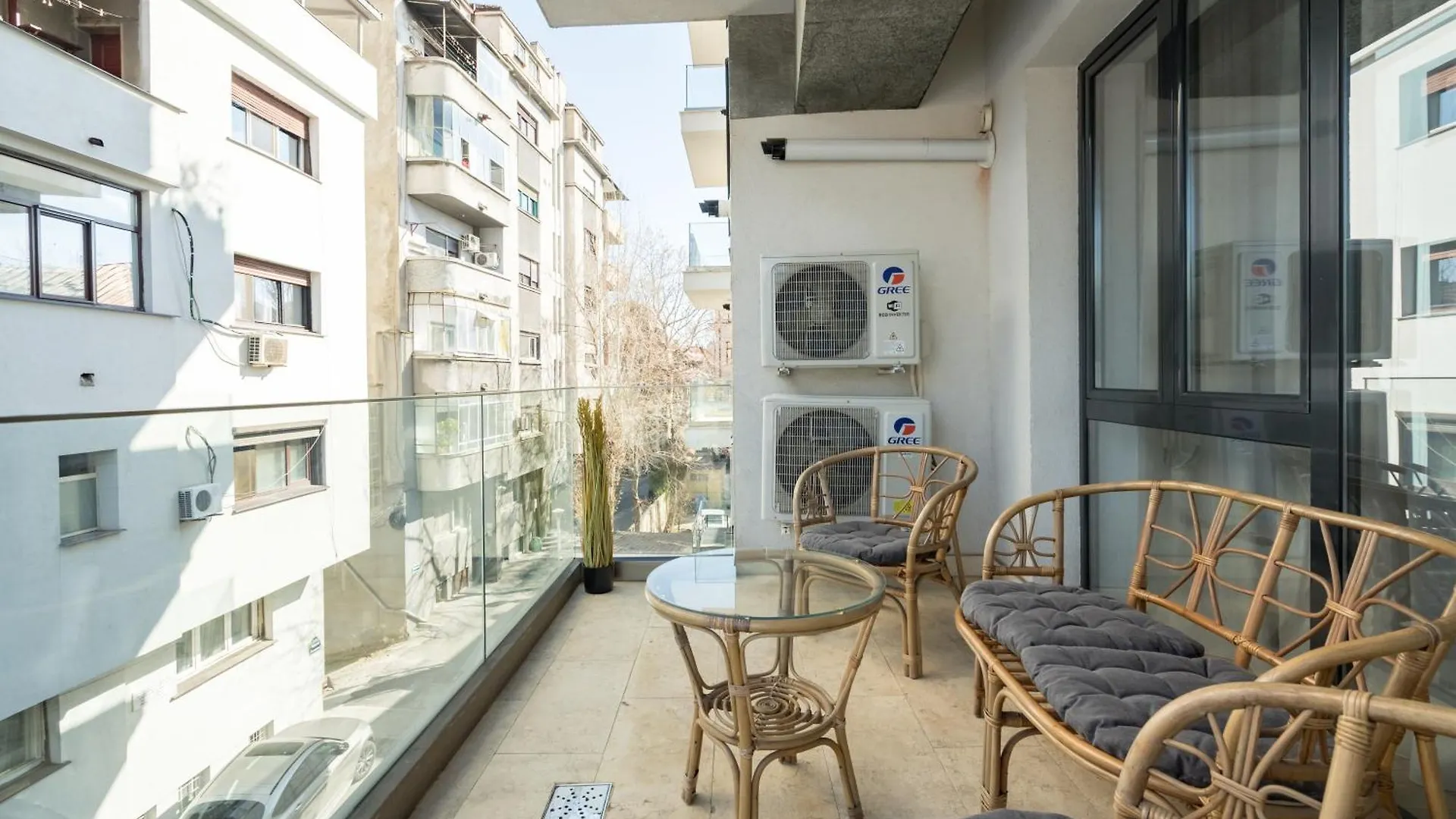 Uphome Suites Бухарест