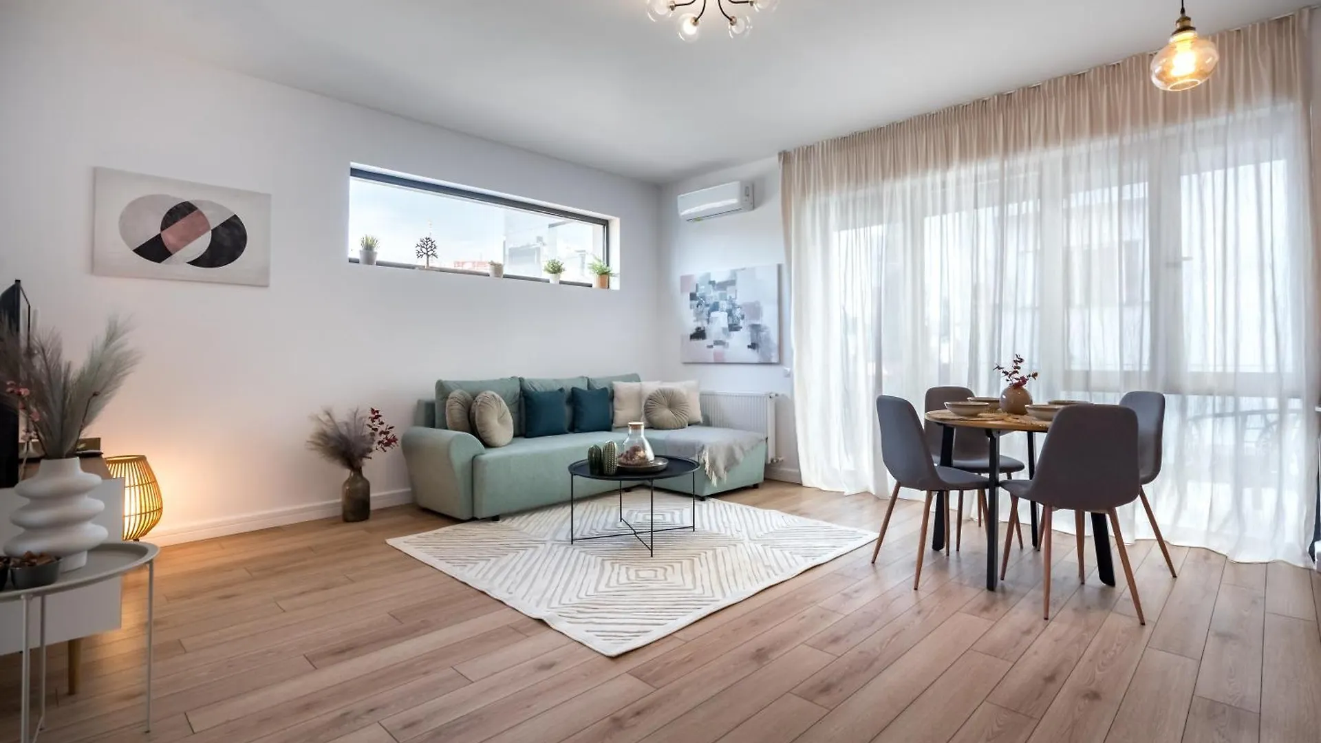 Uphome Suites Bukarest 0*,