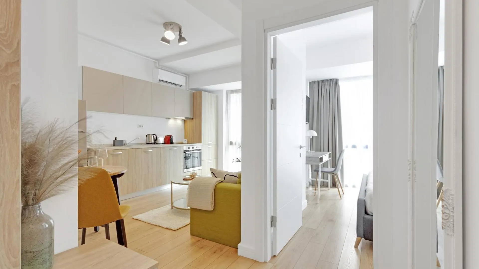 Апарт-отель Uphome Suites Бухарест Румыния