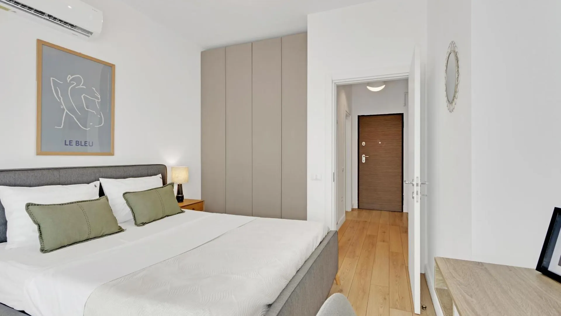 Uphome Suites Бухарест