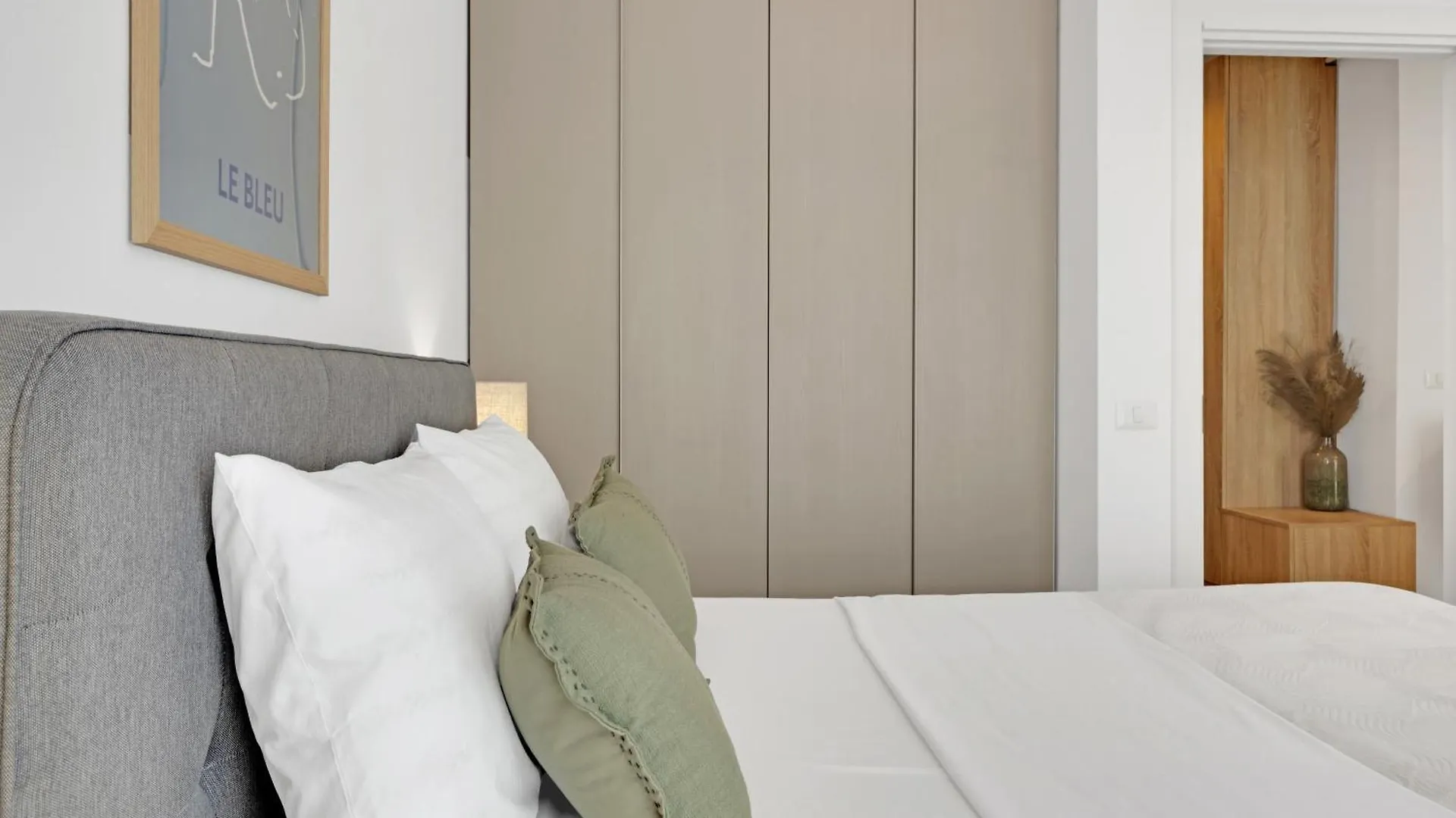 Uphome Suites Бухарест Румыния